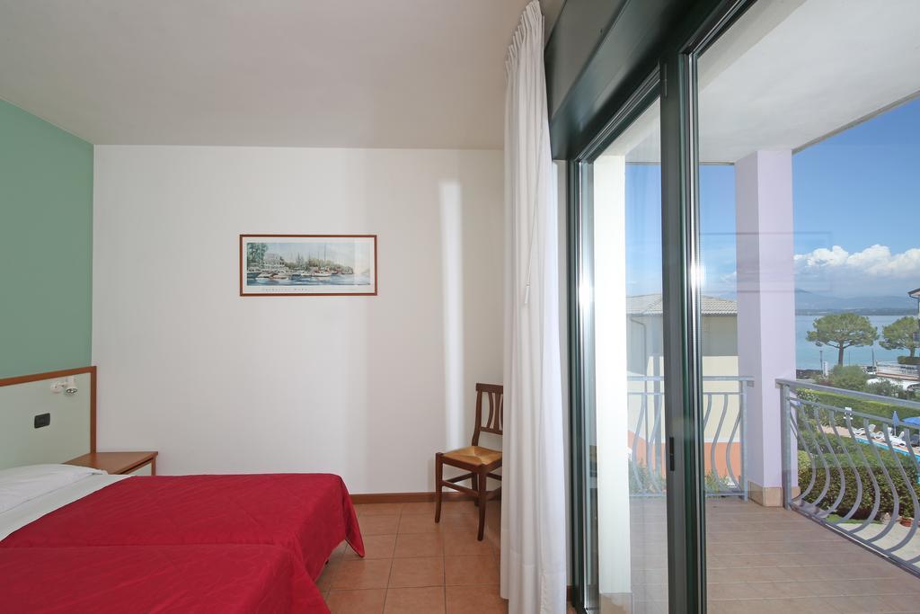Nettuno Residence Hotel Peschiera del Garda Exterior foto